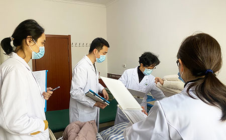 銀屑病名醫(yī)會診查房