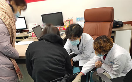 銀屑病名醫(yī)會診看診3