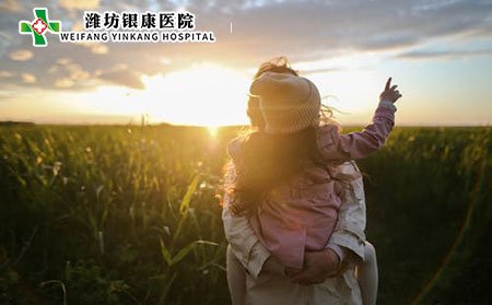 睡眠不足也會導(dǎo)致白癜風(fēng)嗎?白癜風(fēng)的病因有哪些?